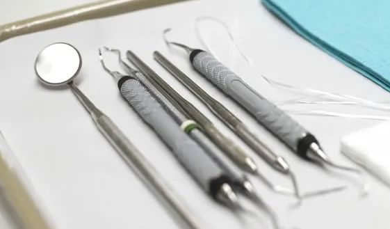 Clínica Dental Hnos. Argüello instrumentos de odontología 